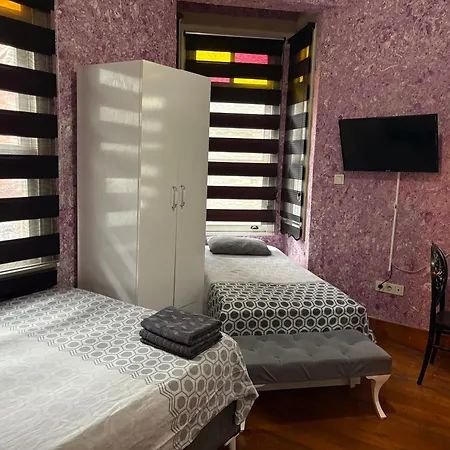 Taksim Cinar * Estambul