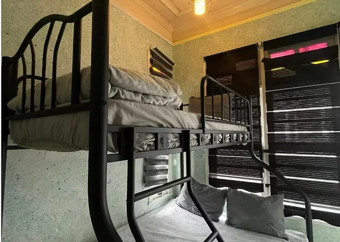 Taksim Cinar * Istanbul